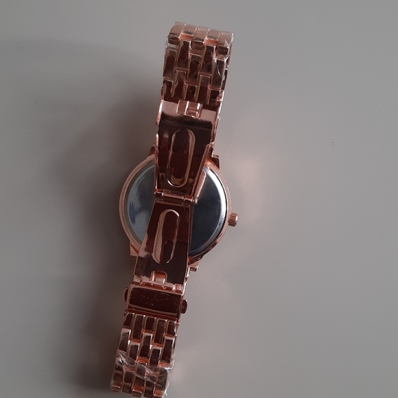 Watch - Picture 3 of 4